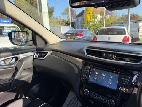 Nissan Qashqai 1.5 dCi N-Connecta Euro 6 (s/s) 5dr 17