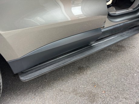 Jaguar F-Pace 2.0 D180 Portfolio SUV 5dr Diesel Auto AWD Euro 6 (s/s) (180 ps) 22