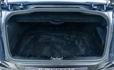 Aston Martin DB12 VOLANTE 47