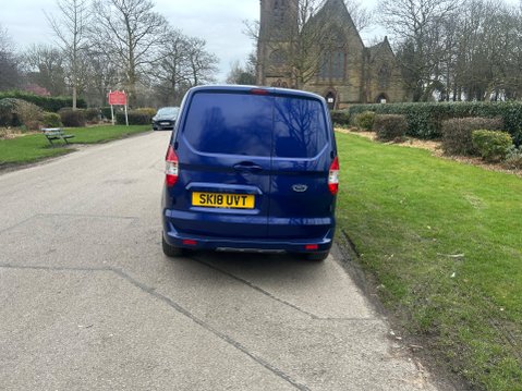 Ford Transit Courier SPORT TDCI 5