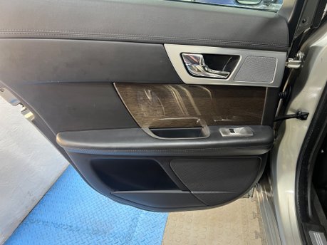 Jaguar XF D PREMIUM LUXURY 21