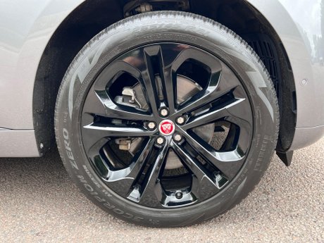 Jaguar F-Pace 2.0 D200 MHEV R-Dynamic HSE Auto AWD Euro 6 (s/s) 5dr 64