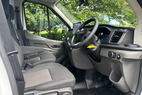 Ford Transit 350 Drw L4 Leader Luton with Tail Lift - Air Con / Rear Camera 16