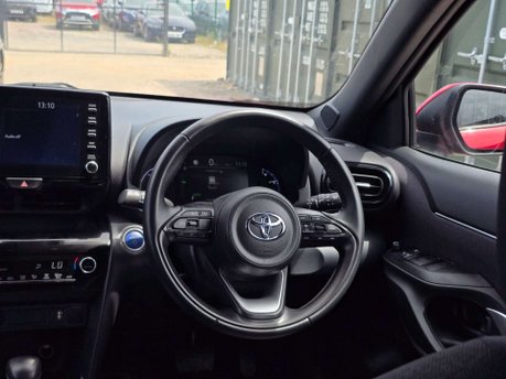 Toyota Yaris Cross 1.5 VVT-h Design SUV 5dr Petrol Hybrid E-CVT Euro 6 (s/s) (116 ps) 48