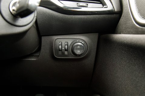 Vauxhall Corsa SRI VX-LINE NAV BLACK S/S 15