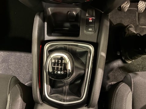 Nissan Qashqai 1.5 dCi N-Connecta Euro 6 (s/s) 5dr 29