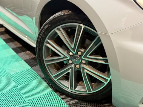 Audi A1 1.0 TFSI 30 S line Sportback Euro 6 (s/s) 5dr 17