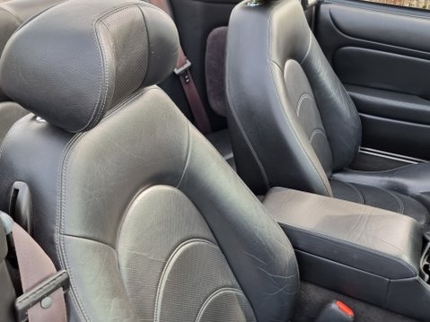 Jaguar XK8 CONVERTIBLE 19