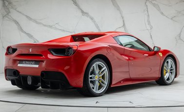 Ferrari 488 SPIDER 8