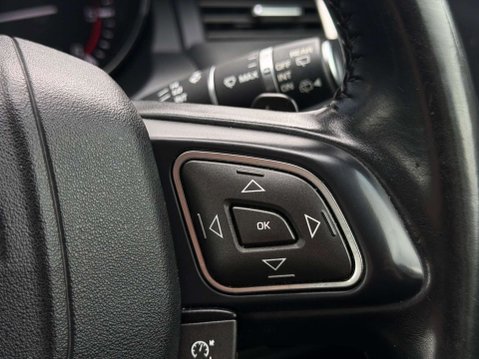 Land Rover Range Rover Evoque 2.2 SD4 Pure Auto 4WD Euro 5 (s/s) 5dr 91