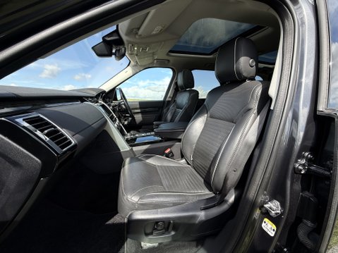 Land Rover Discovery TD6 HSE 34