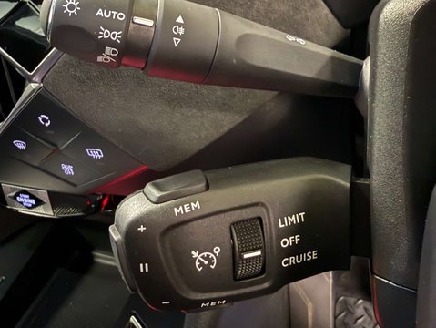 DS DS 3 E-TENSE PERFORMANCE LINE 18