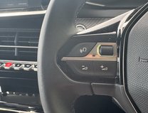 Peugeot 2008 50kWh Allure SUV 5dr Electric Auto (136 ps) 13