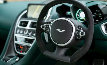 Aston Martin DBS Superleggera 11