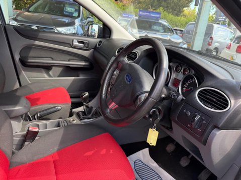 Ford Focus 1.8 TDCi Zetec 5dr 10