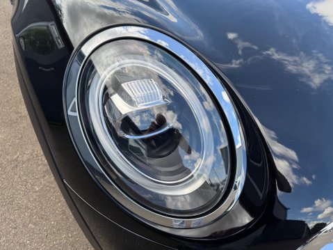 Mini Hatch COOPER EXCLUSIVE 16