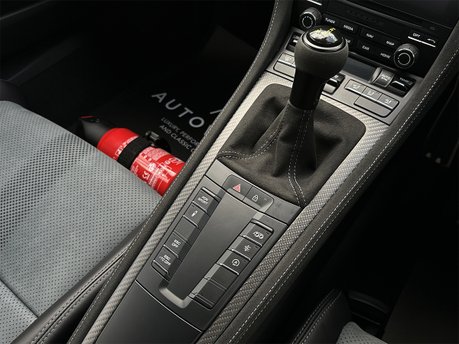 Porsche 718 CAYMAN GT4 RS PDK 84