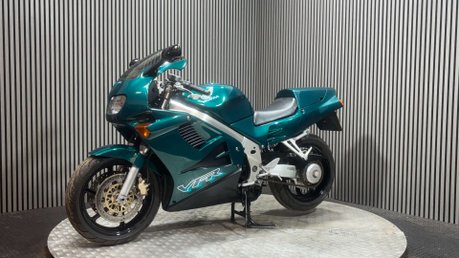 Honda VFR 1997 ONLY 15K GREAT LOOKING LIGHT PROJECT BIKE CLASSIC TOURER 750CC 5