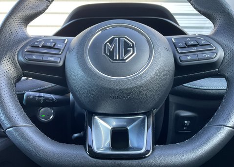 MG MG5 EV 61kWh TROPHY 23