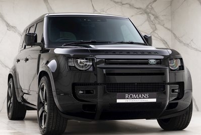 Land Rover Defender 110 V8 Bond Edition