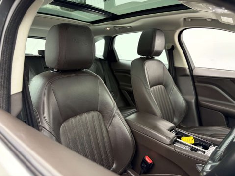 Jaguar F-Pace 2.0 F-PACE Portfolio AWD i Auto 4WD 5dr 20