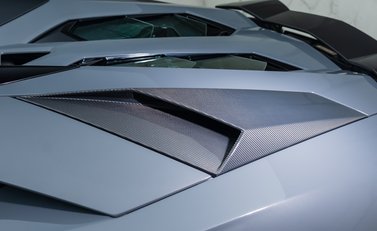 Lamborghini Aventador S LP 740-4 ROADSTER 36