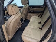 Porsche Cayenne 3.0 Cayenne V6 Auto 4WD 5dr 63