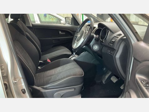 Kia Venga 1.6 3 MPV 5dr Petrol Auto Euro 5 (123 bhp) 9