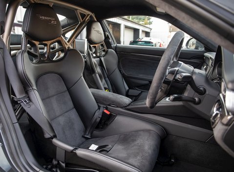 Porsche 911 (991.2) GT3 RS Weissach 12