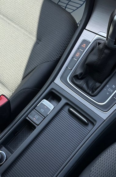 Volkswagen Golf MATCH EDITION TSI DSG -AUTOMATIC -£35 TAX -TWO OWNERS -10 SERVICES -CAMBELT 