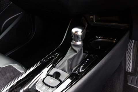 Toyota C-HR LIME EDITION 32