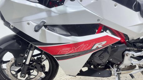 Hyosung GD 2016 ONLY 1K VERY CLEAN LIGHT WEIGHT SPORTS BIKE 250CC NEW MOT 35