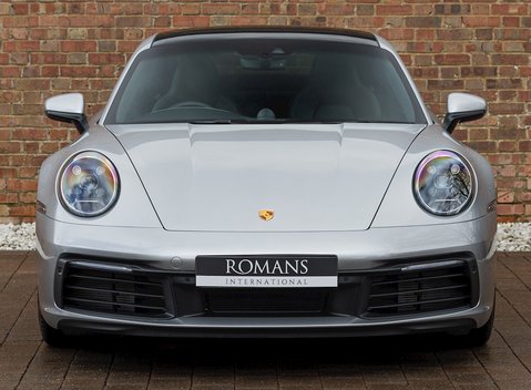 Porsche 911 Carrera 4S (992) 4