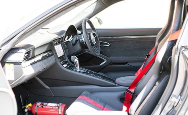 Porsche 911 GT3 (991.2) 14
