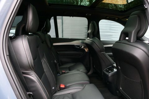 Volvo XC90 2.0 XC90 R-Design B5 MHEV AWD Auto 4WD 5dr 46