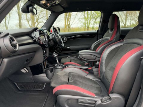 Mini Hatch 2.0 John Cooper Works Auto 3dr 32