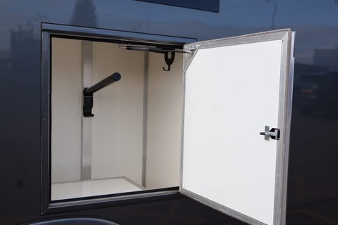 Renault Master 3.5 ton Coach Built Freddie Gover Horsebox with uprated suspension alloys  41