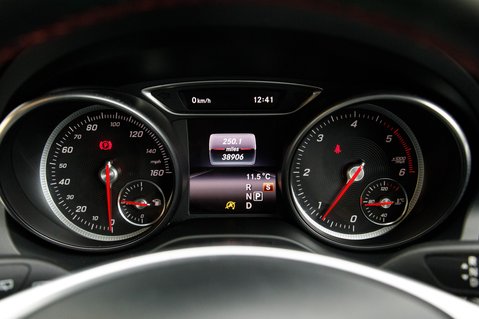 Mercedes-Benz CLA Class CLA 220 D AMG LINE 14