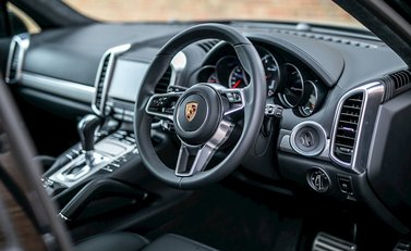 Porsche Cayenne Turbo 11