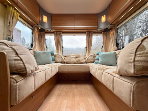 Bailey Pageant Series 7 Bordeaux 14