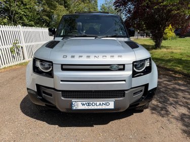 Land Rover Defender X-DYNAMIC S MHEV 2