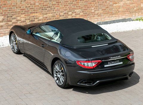 Maserati Grancabrio Sport 6