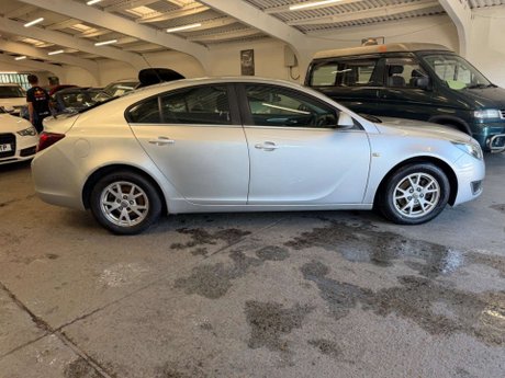 Vauxhall Insignia 2.0 CDTi ecoFLEX Design Euro 5 (s/s) 5dr 7