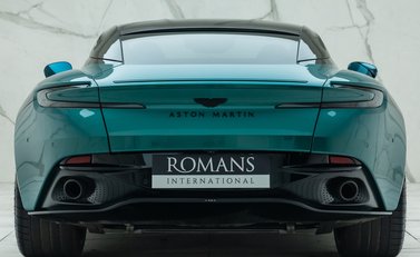 Aston Martin DB12 V8 7