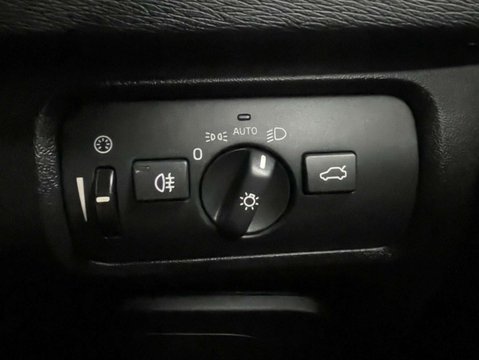 Volvo V40 1.5 V40 Momentum Nav+ T2 Auto 5dr 16
