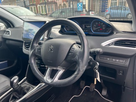Peugeot 2008 1.2 VTi Allure Euro 5 5dr 18