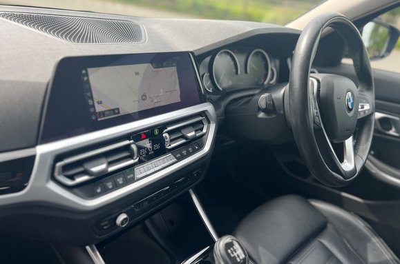 BMW 3 Series 318D SPORT 37