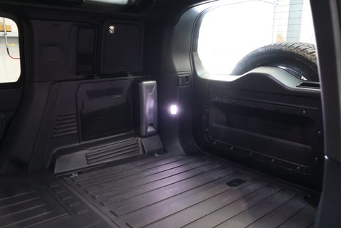 Land Rover Defender 110 2023 D300 HARD TOP X-DYNAMIC  20