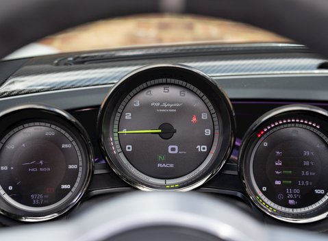 Porsche 918 Spyder Weissach 17