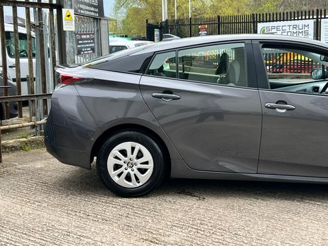 Toyota Prius VVT-I BUSINESS EDITION PLUS 19